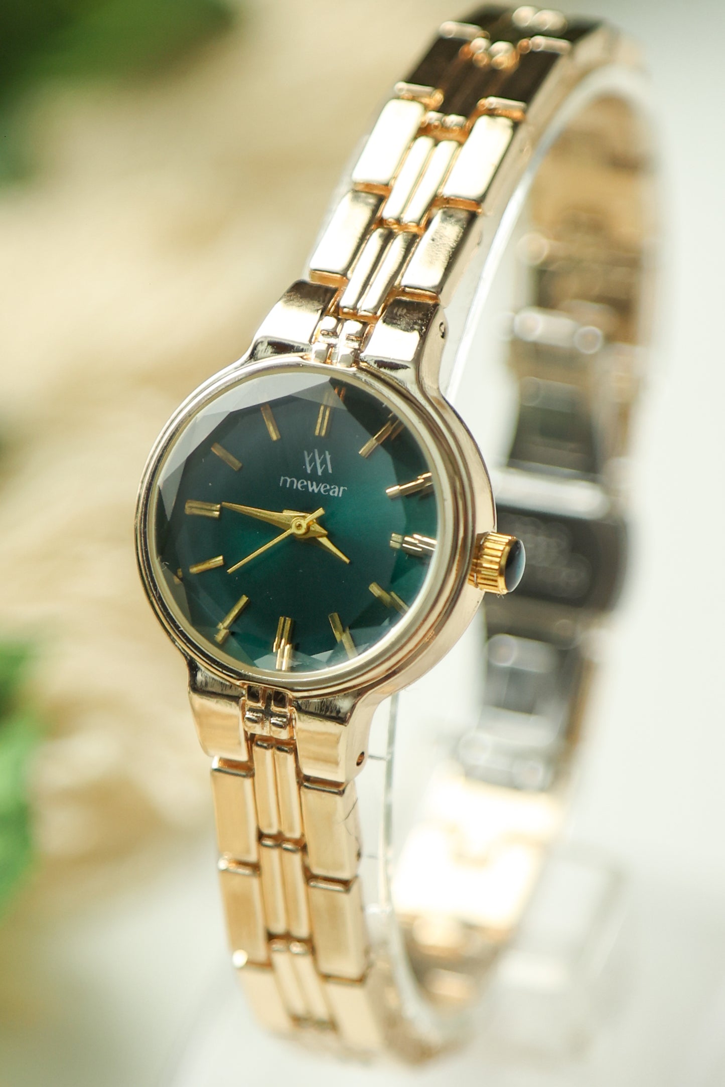 MW Round Green Dial
