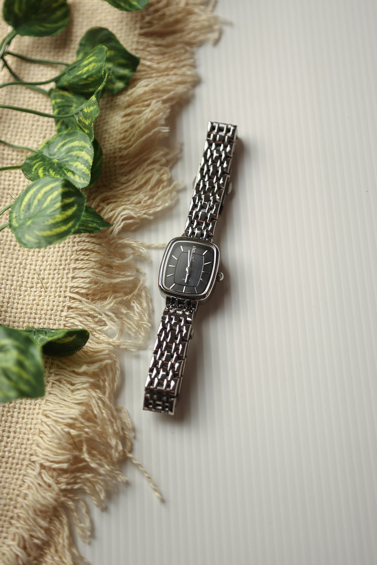 DL Black Dial Premium
