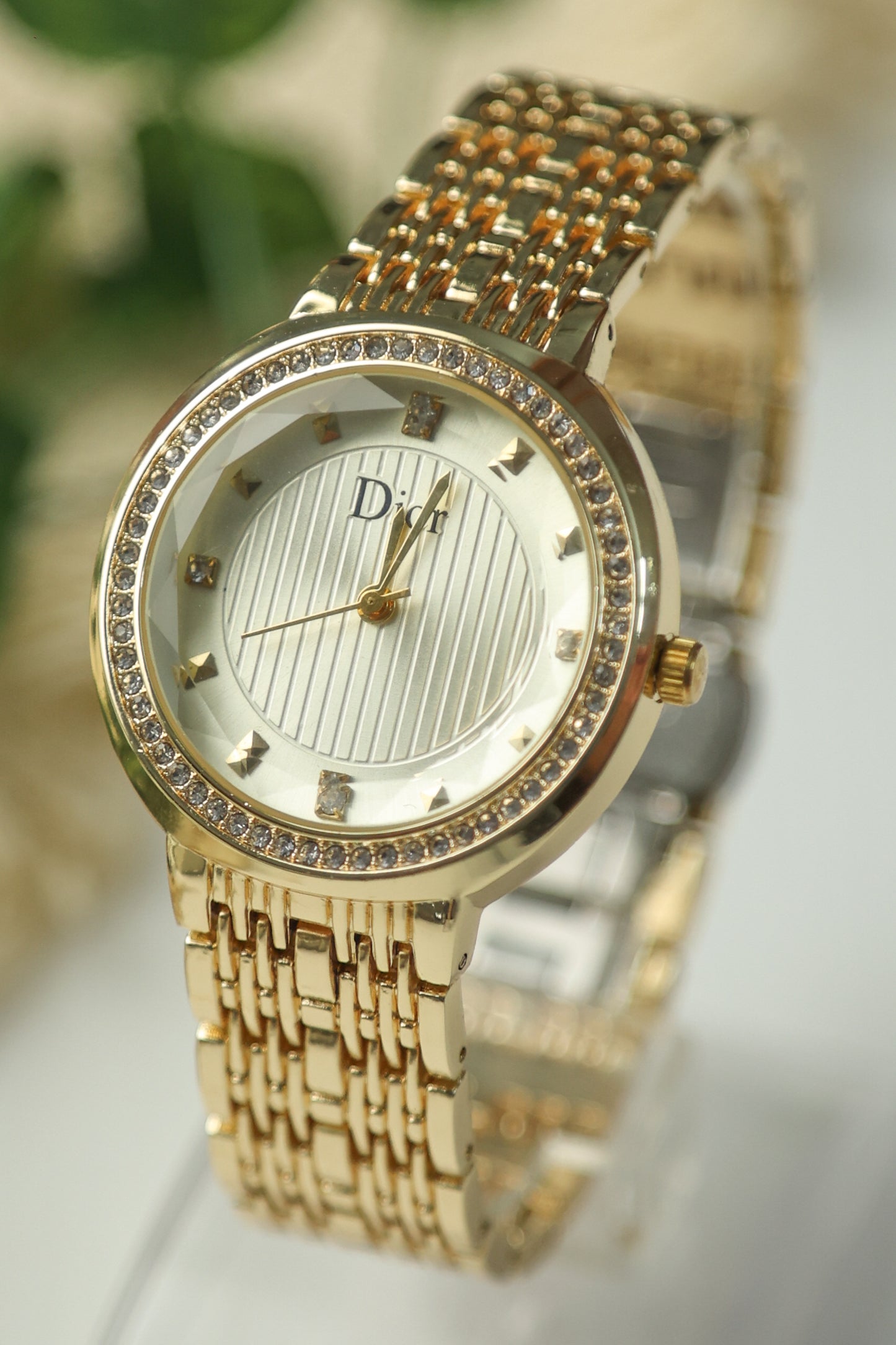 Dior Elegance Gold