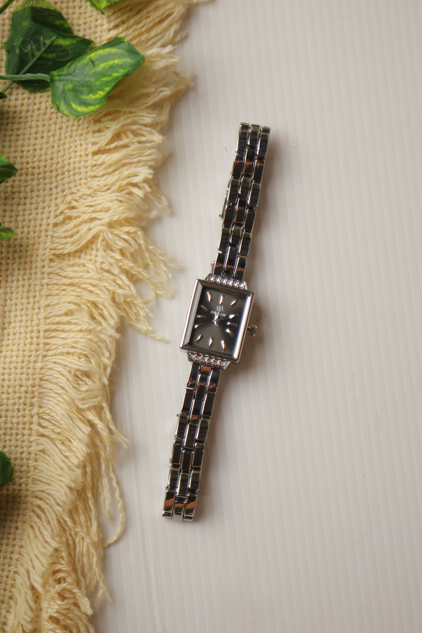 MW Square Silver Black
