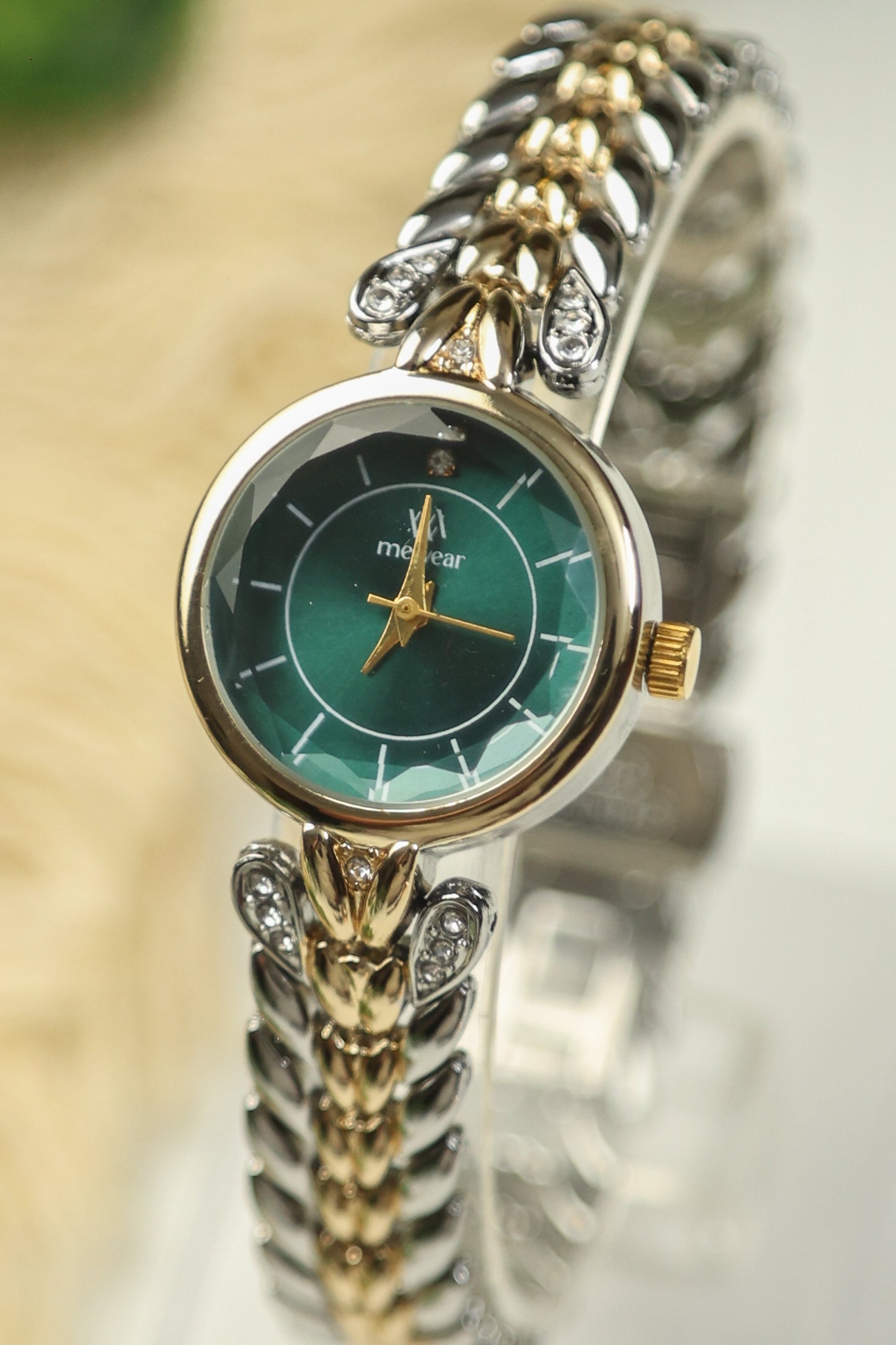 MW Round Green Dial