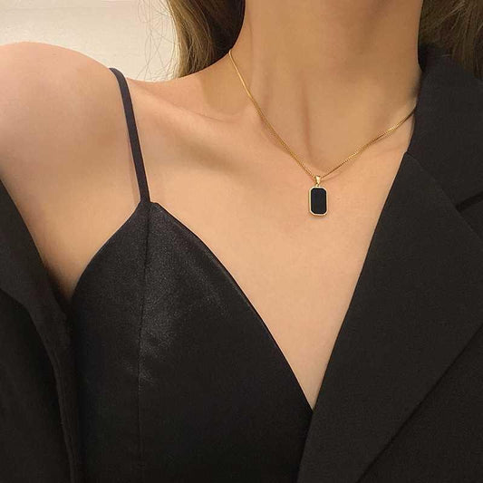 Black Chip Necklace