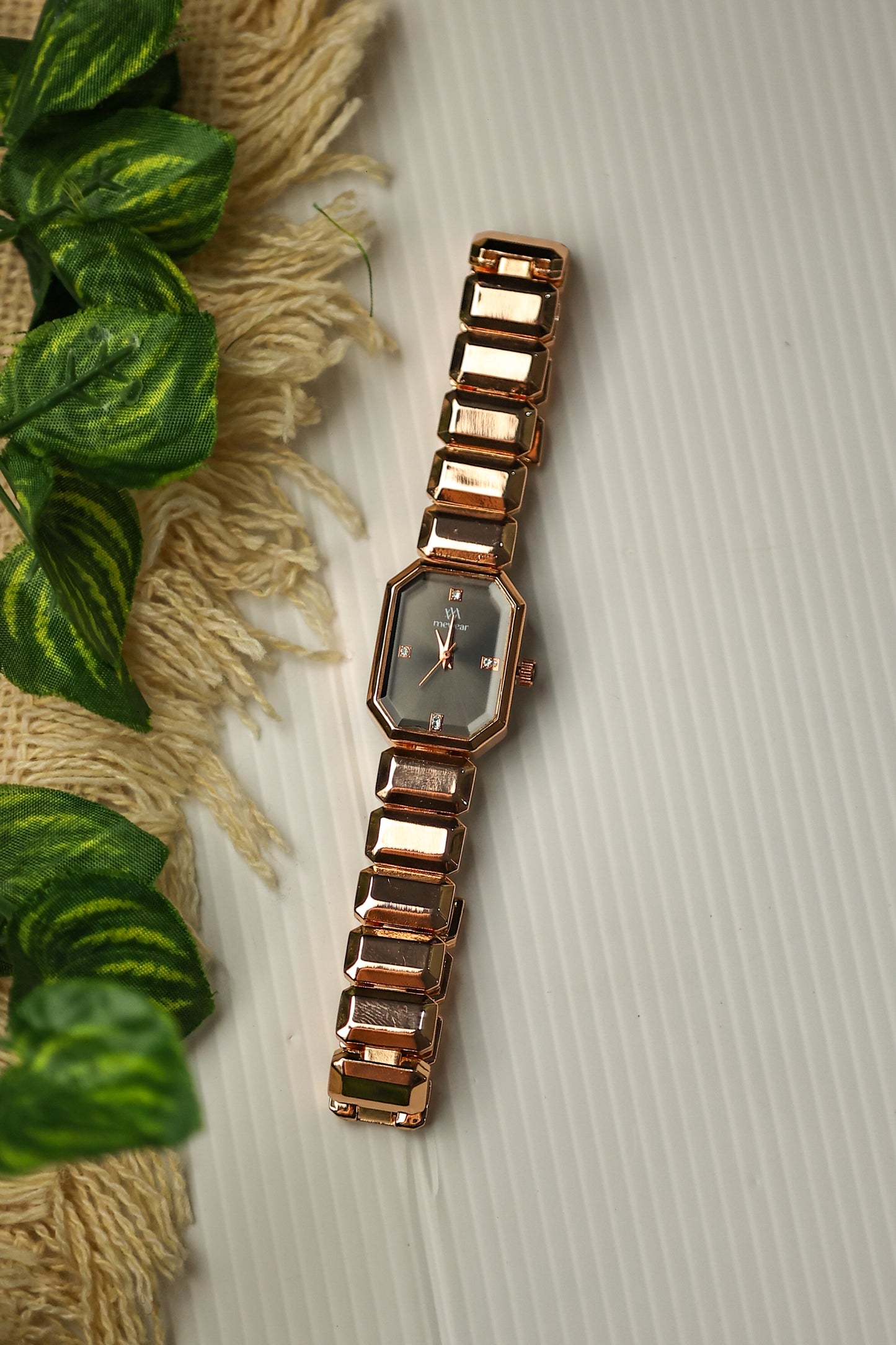 MW Eloite Black Dial