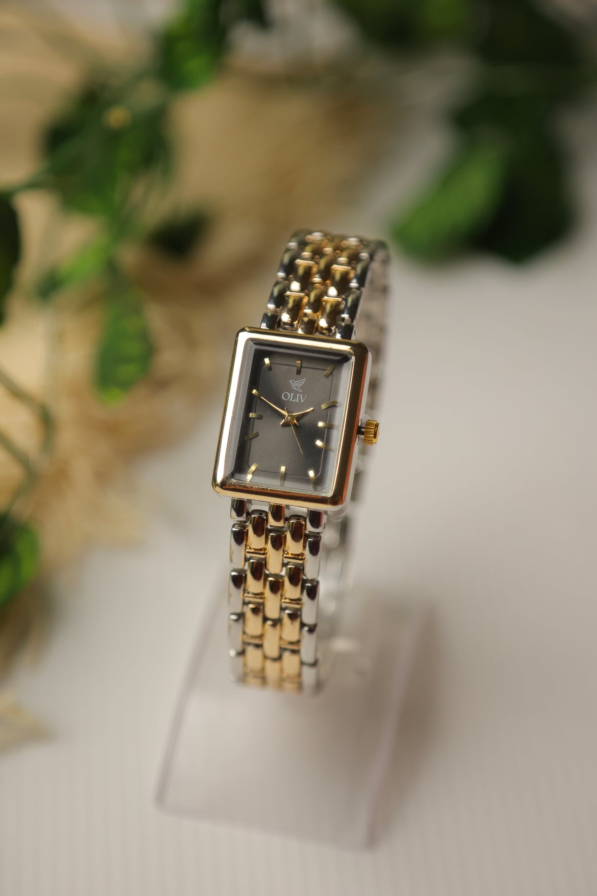 Oliv MW Square Black Dial