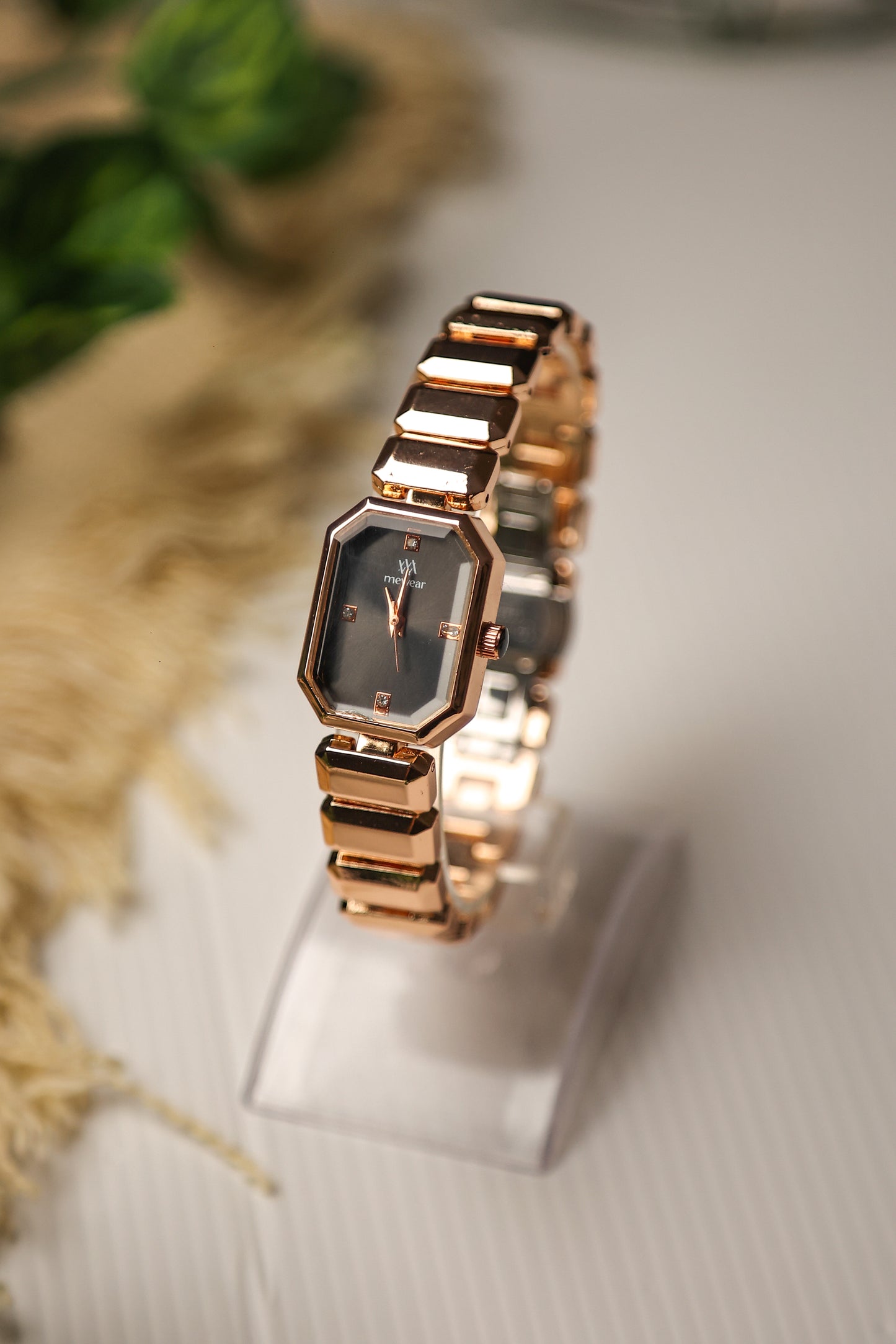 MW Eloite Black Dial