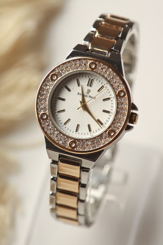 AP Round Stoned White