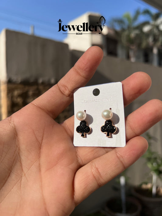 Pearl & Spade Earrings ( Black )