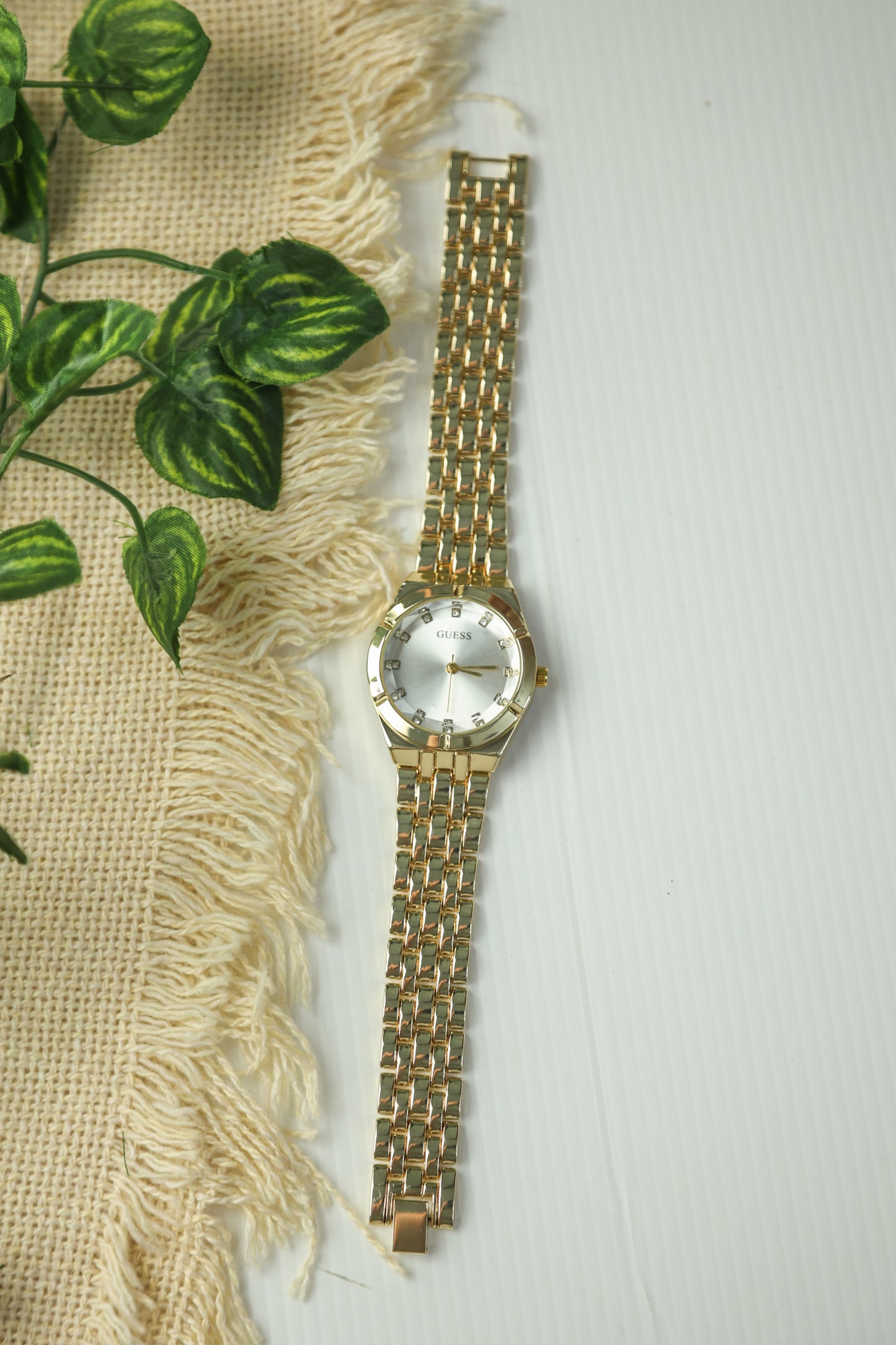 Guess Premium Gold