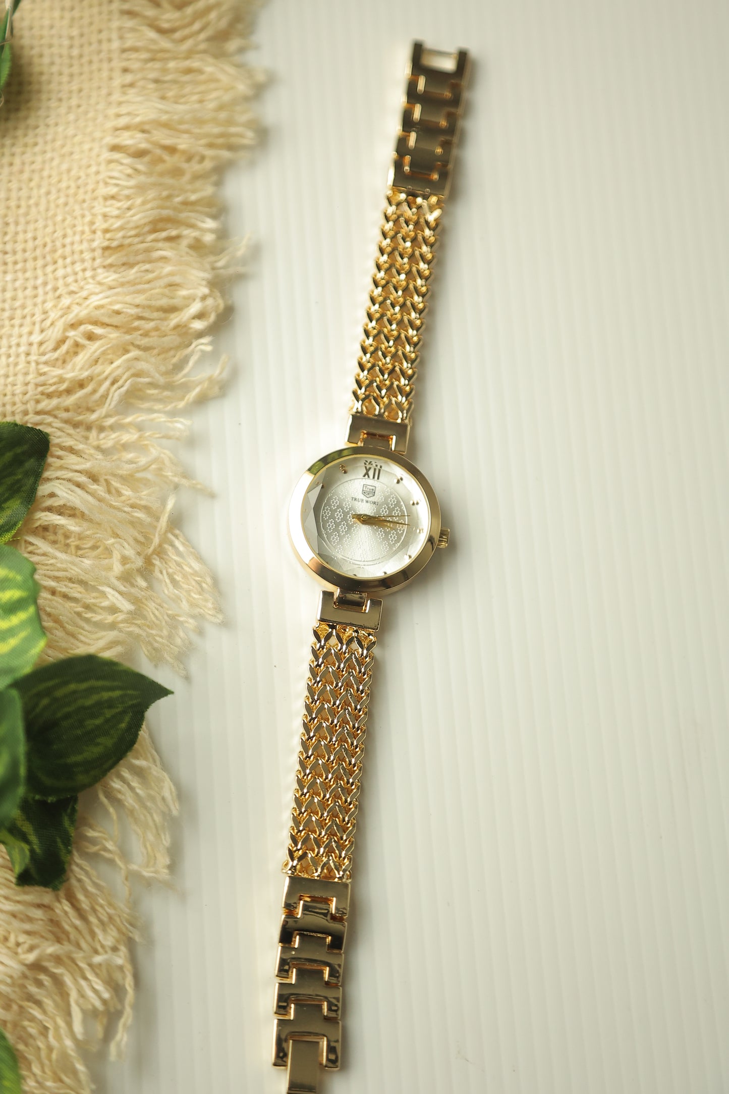 TW Rowena Gold
