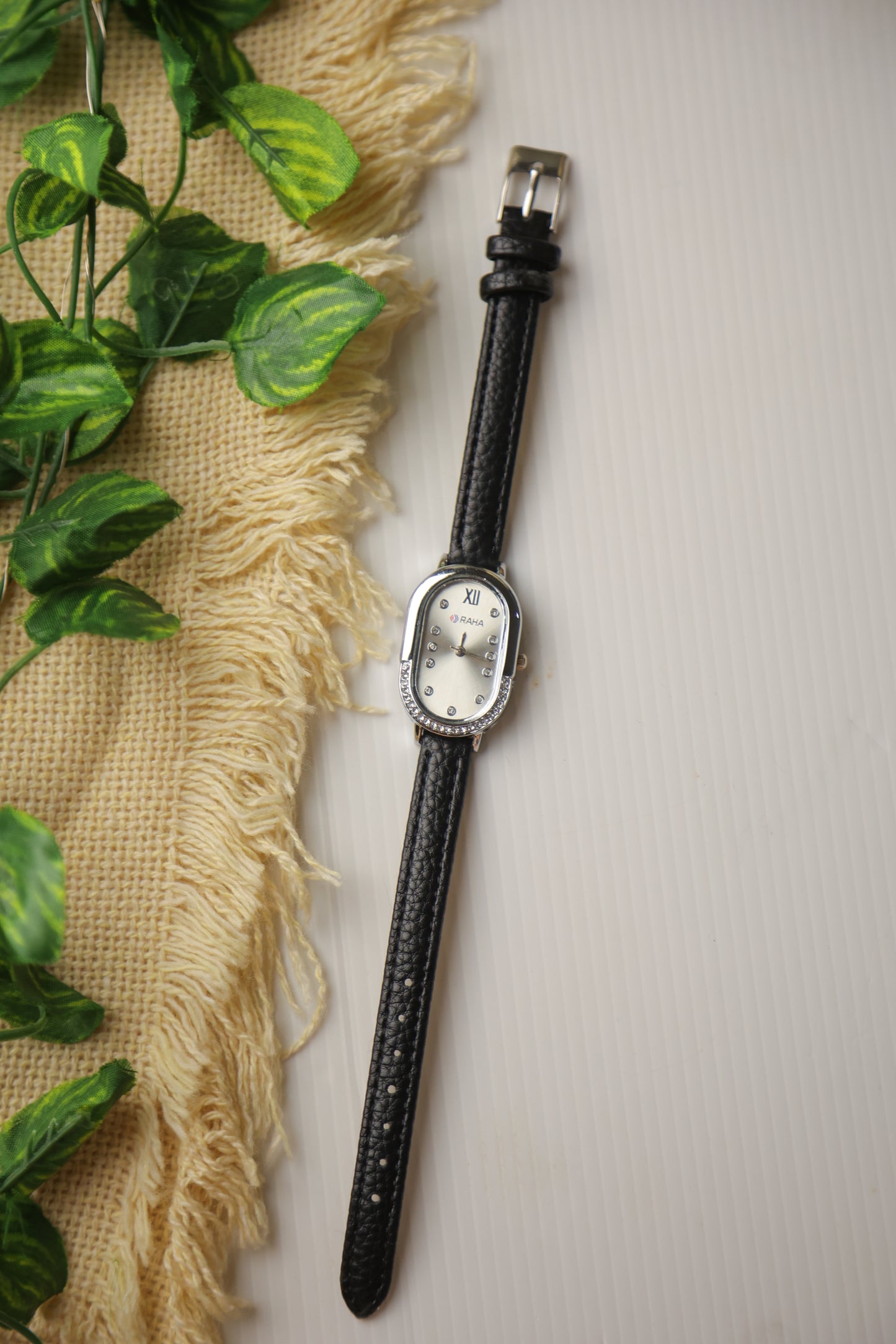 RAHA Black Oval