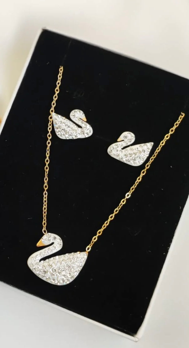 Stainless Swan Earring And Necklace Set