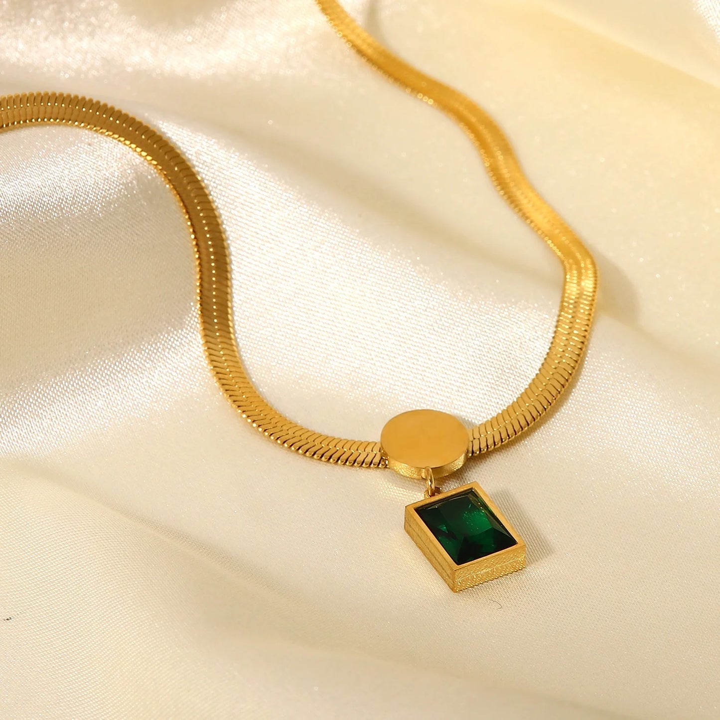 Green Emrald Square Necklace