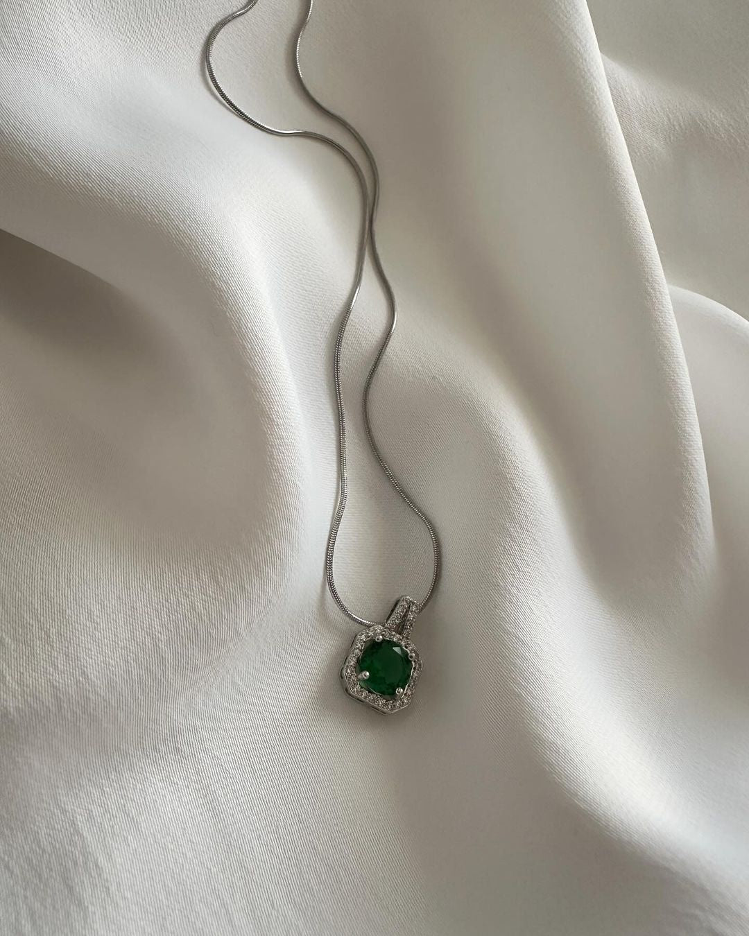 Green Emarld Stone Necklace