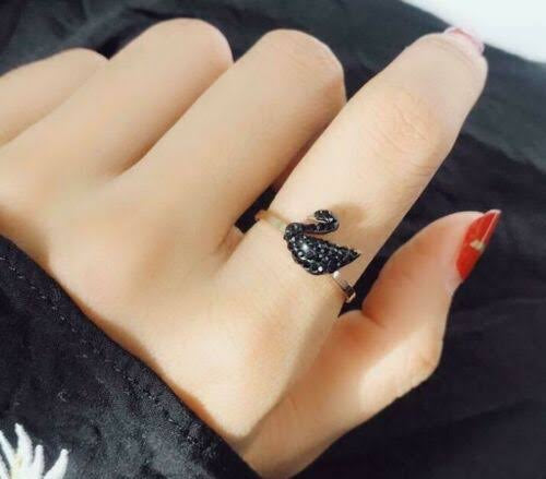 Black Swan Adjustable Ring