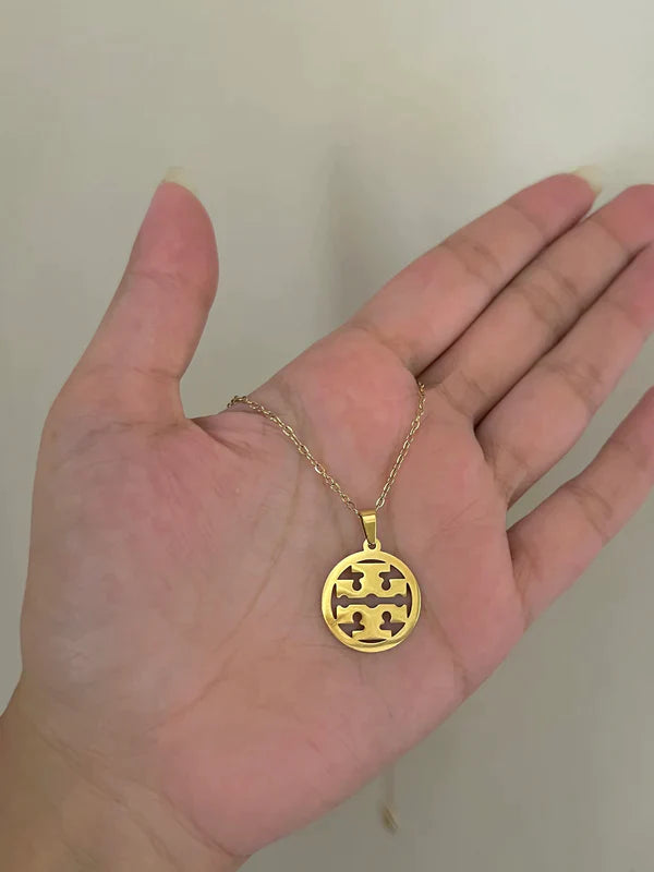 TB round necklace