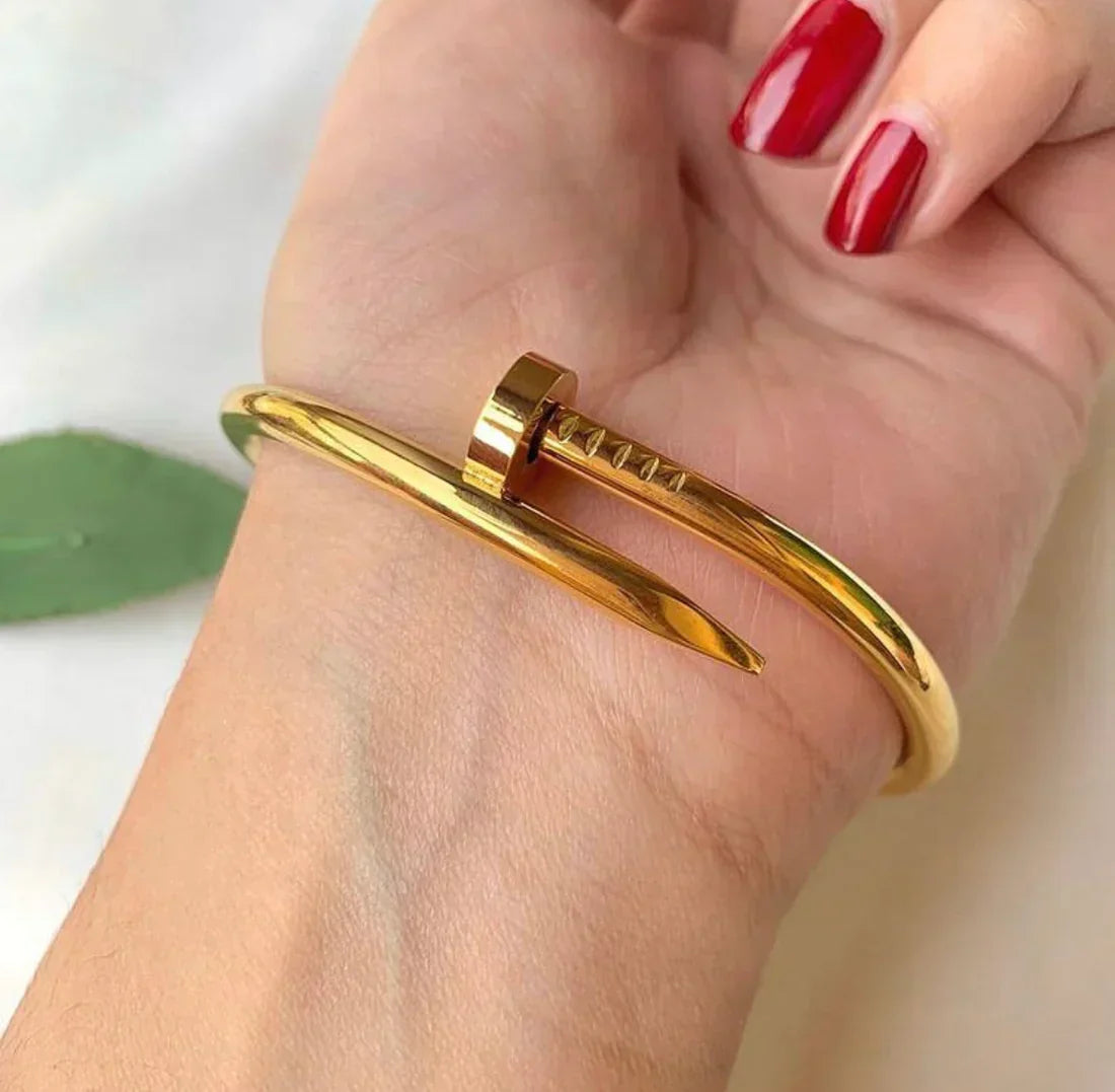 Cartier nail bracelet price hotsell